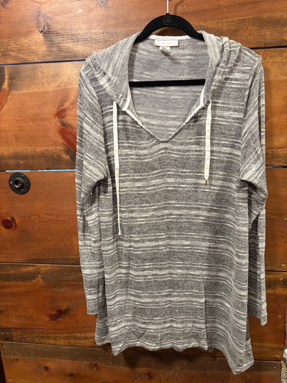 La Blanca Heathered Gray and White Knit Pullover